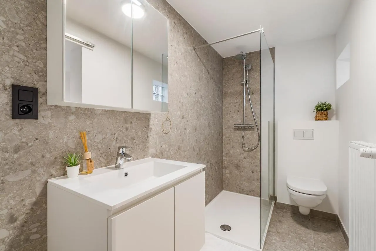 Cosy, Furnished & Renovated Flat With Outside Lounge Apartment Ghent