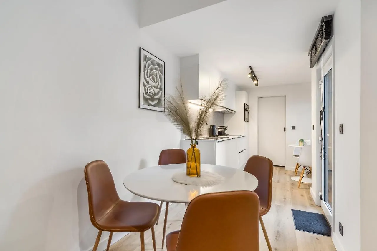 Cosy, Furnished & Renovated Flat With Outside Lounge Apartment Ghent 0*,